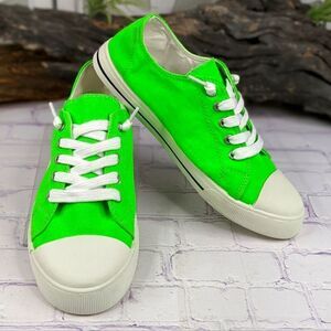 Forever Comfort Tradition Cute and Sporty Comfort Sneakers